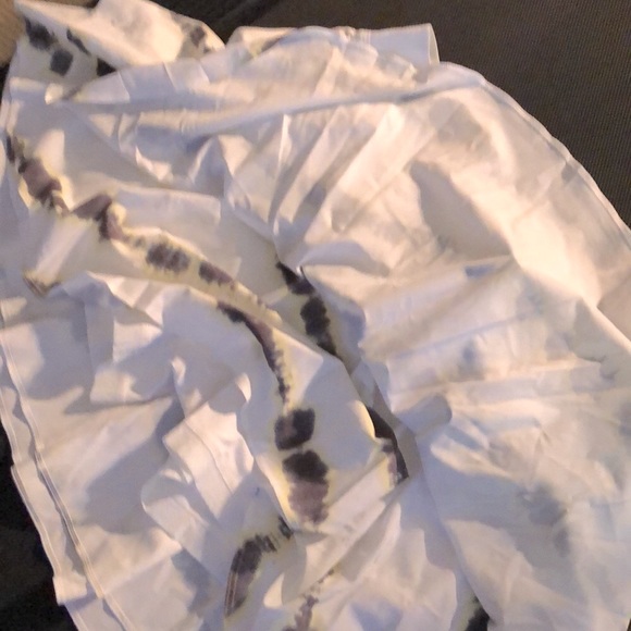 lululemon athletica White and Yellow Athletic Skirt - Picture 7 of 16